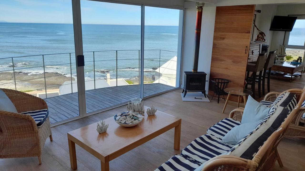 Swept Away Guesthouse - No-Loadshedding Yzerfontein Esterno foto