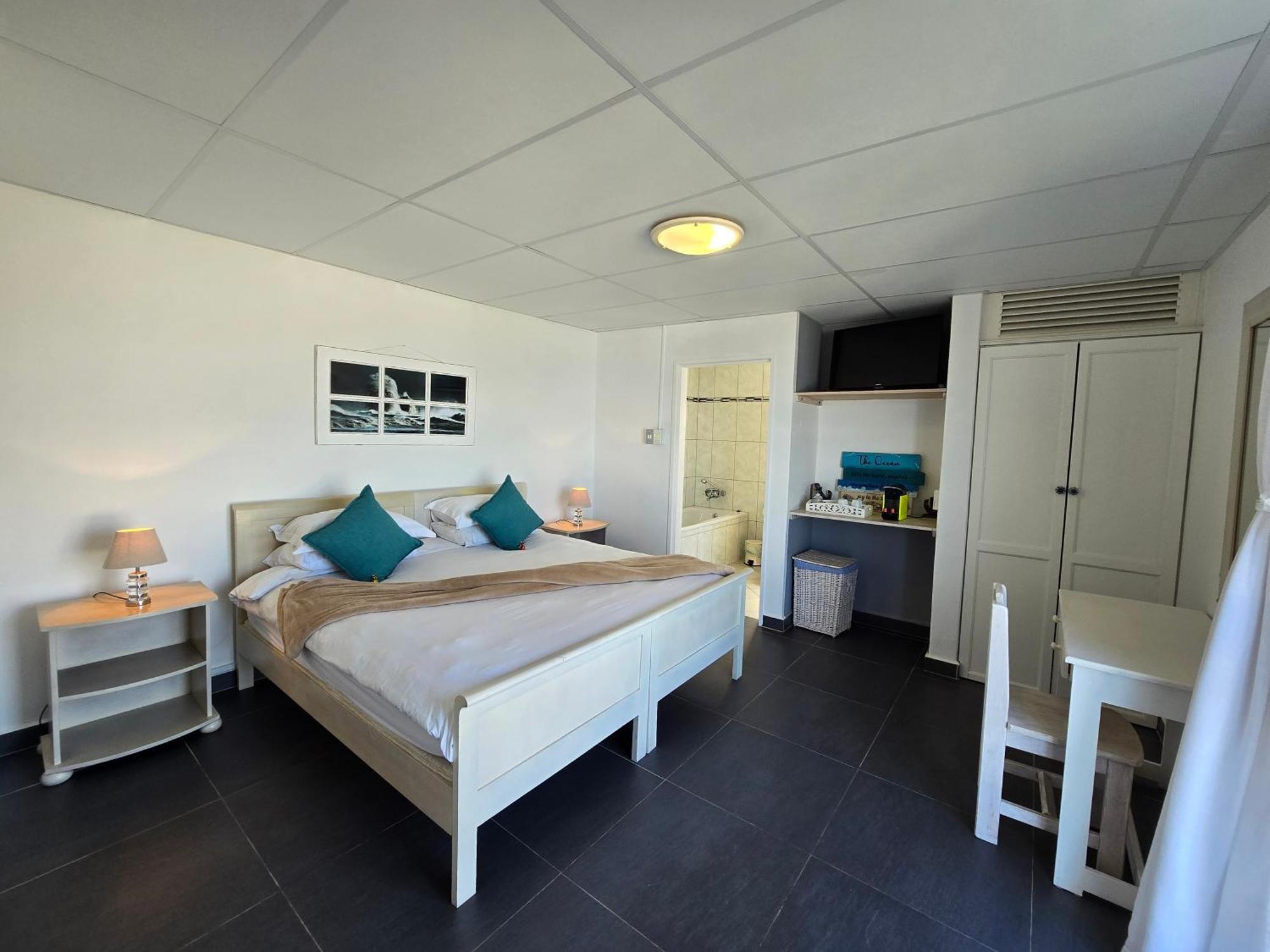 Swept Away Guesthouse - No-Loadshedding Yzerfontein Esterno foto