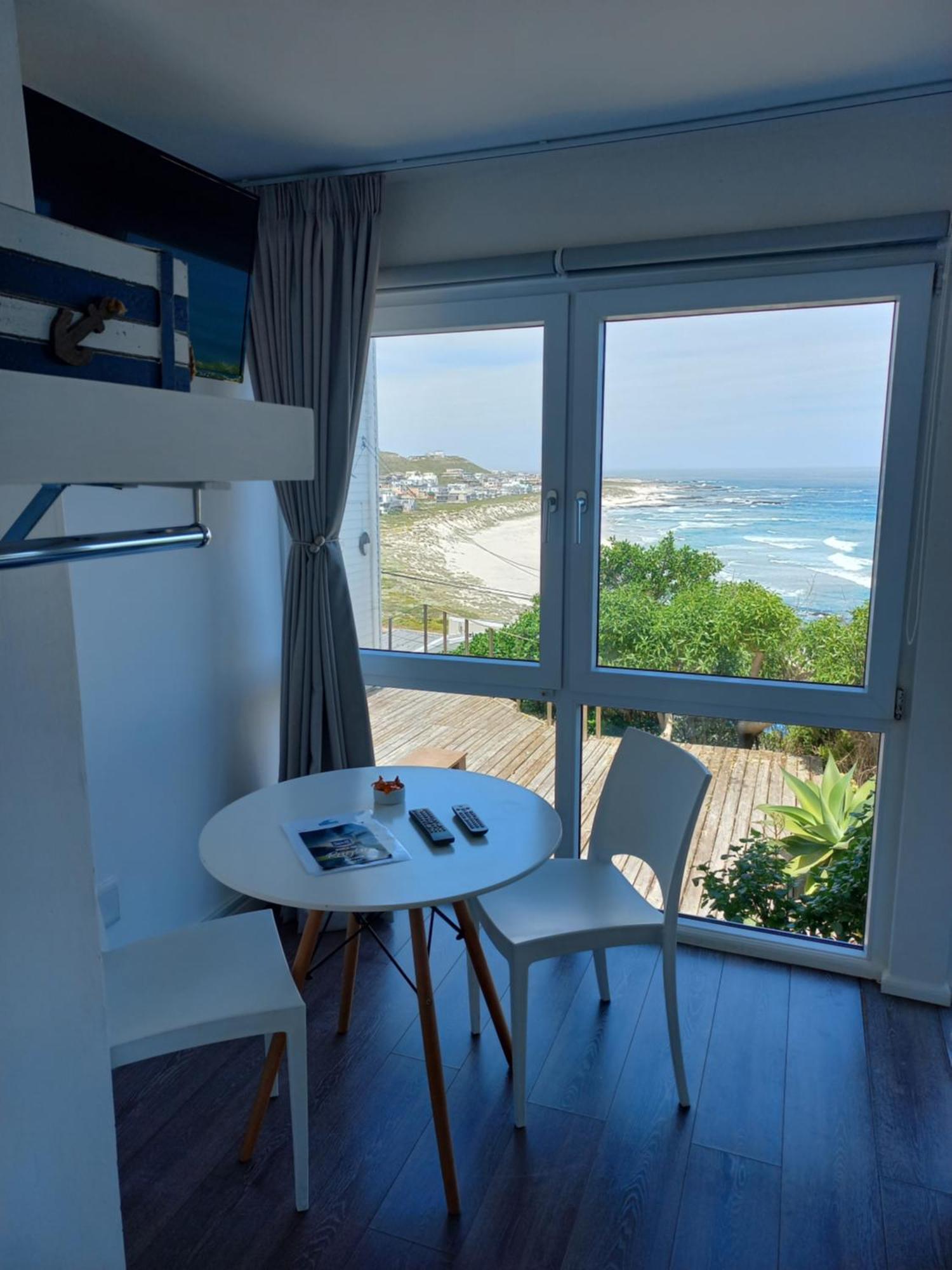 Swept Away Guesthouse - No-Loadshedding Yzerfontein Esterno foto