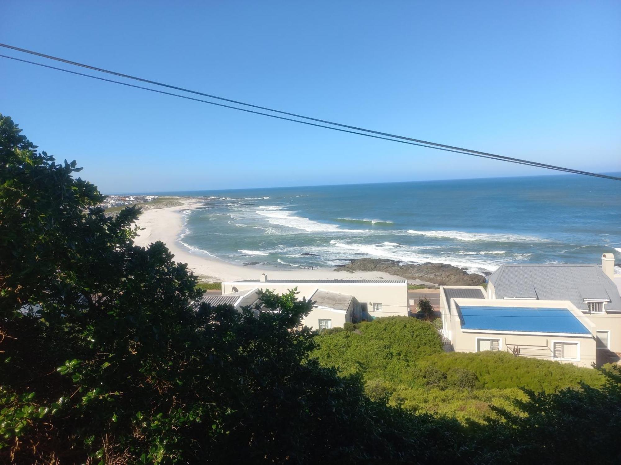 Swept Away Guesthouse - No-Loadshedding Yzerfontein Esterno foto