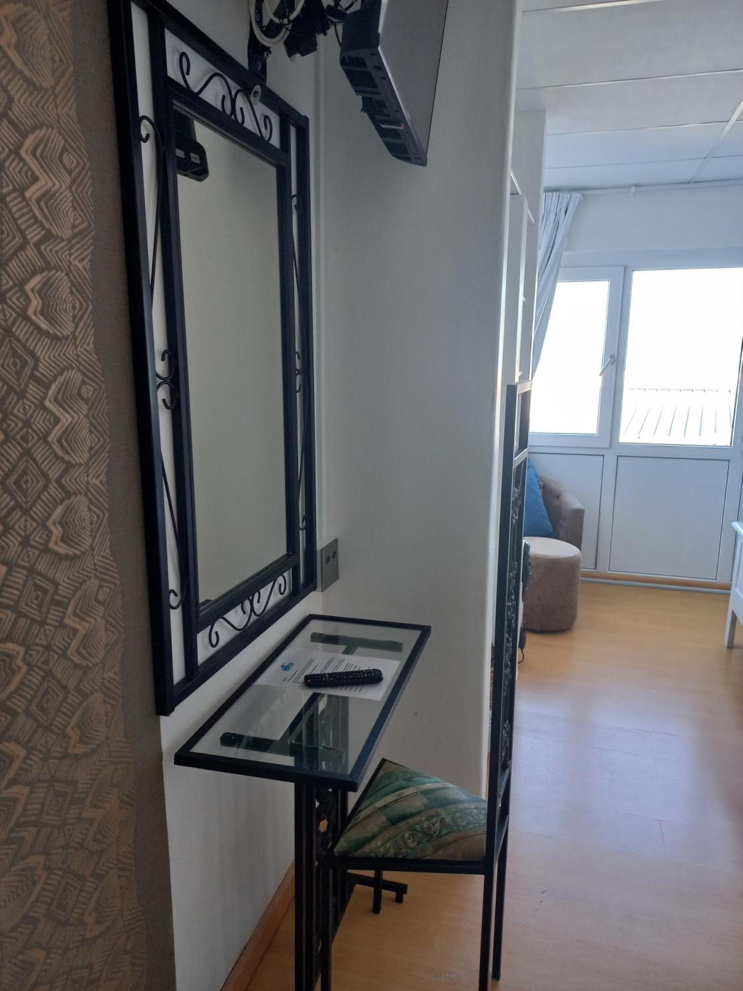 Swept Away Guesthouse - No-Loadshedding Yzerfontein Esterno foto