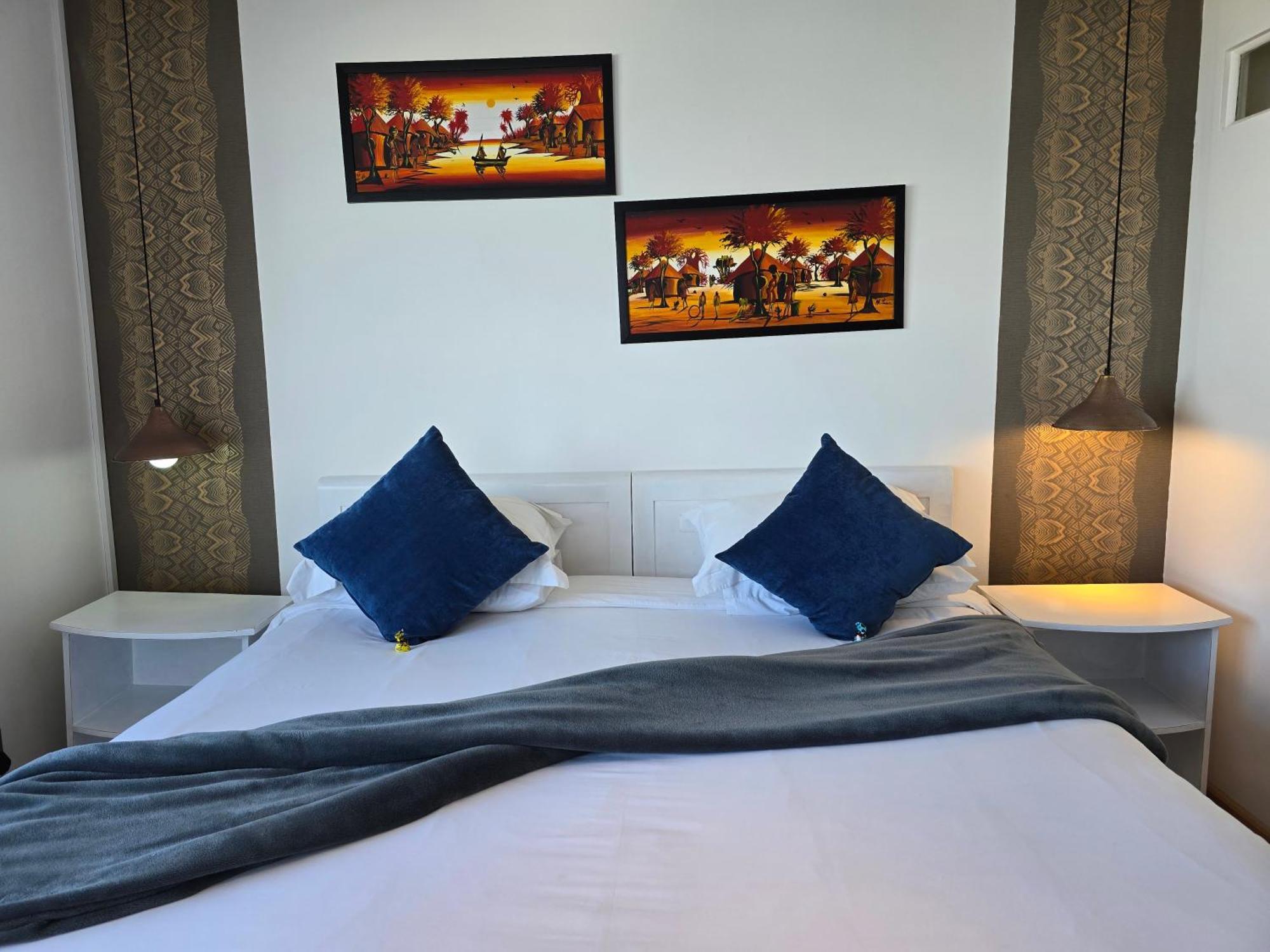 Swept Away Guesthouse - No-Loadshedding Yzerfontein Esterno foto